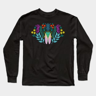 Beautiful cicada amid the leaves Long Sleeve T-Shirt